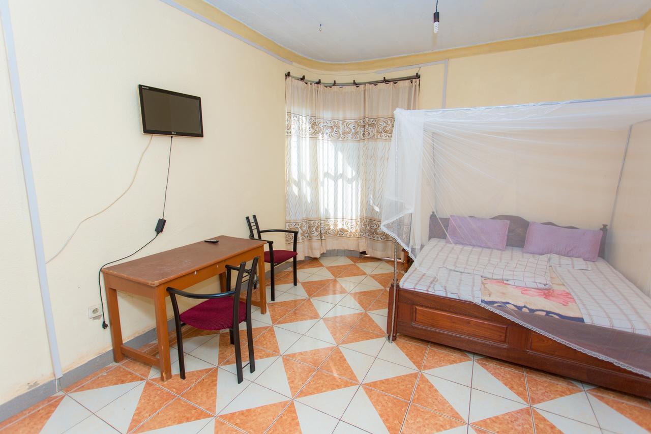 Heart Land Hotel Kigali Exterior photo